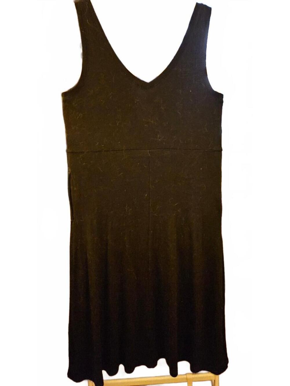 A New Day Women's Dress Size Medium Black Sleeveless V-Neck - EUC